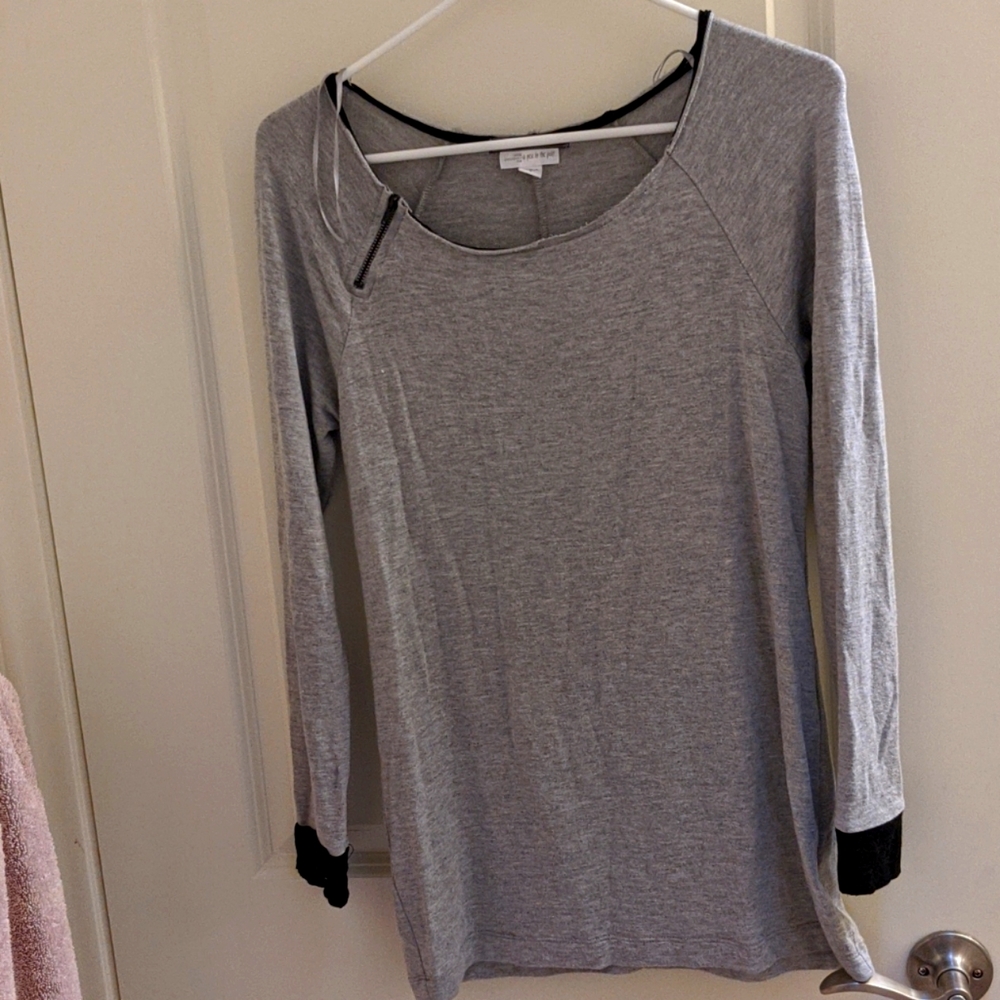 Matty M long sleeve top maternity size S